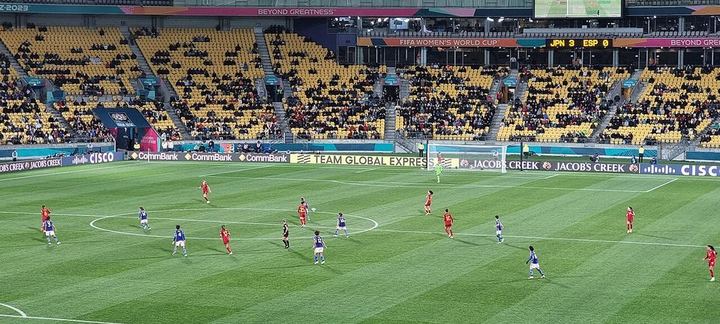 疯狂一夜！英超3豪门全不胜：利物浦2-0后遭绝杀，阿森纳主场丢冠（封面配图）